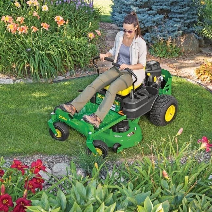 John Deere Ztrak Z335E Zero-Turn Ride-on Mower - Image 2